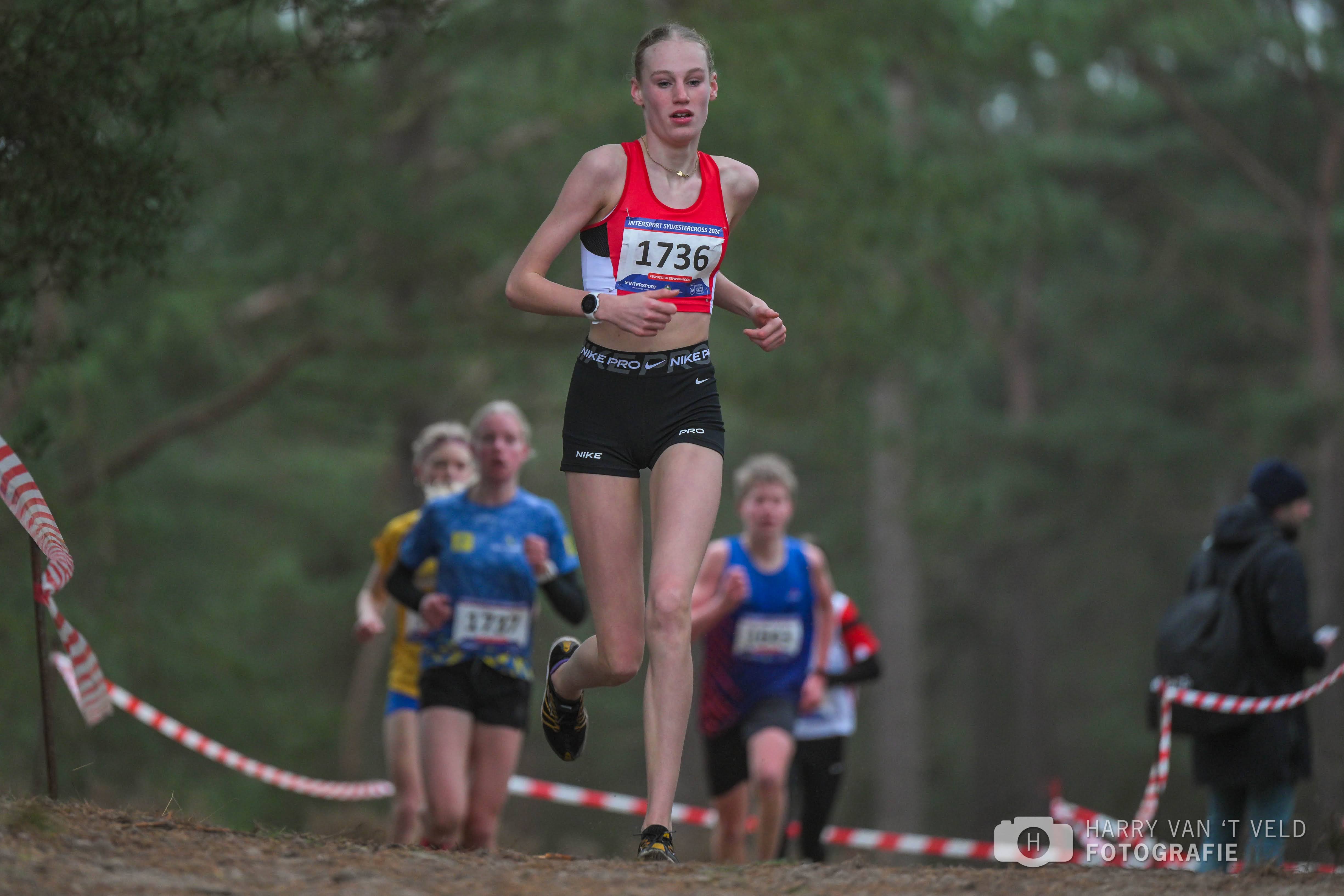 Meike Maas in actie tijdens de Sylvestercross (Foto: Harry van 't Veld Fotografie)